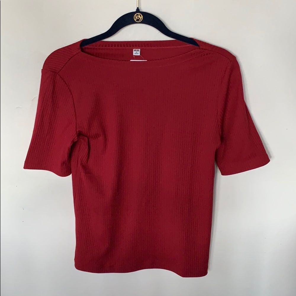 Uniqlo Ribbed Red T-Shirt